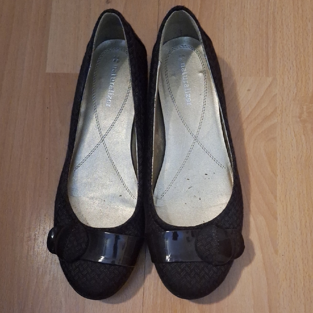 Naturalizer Women's Brown Textured Flats